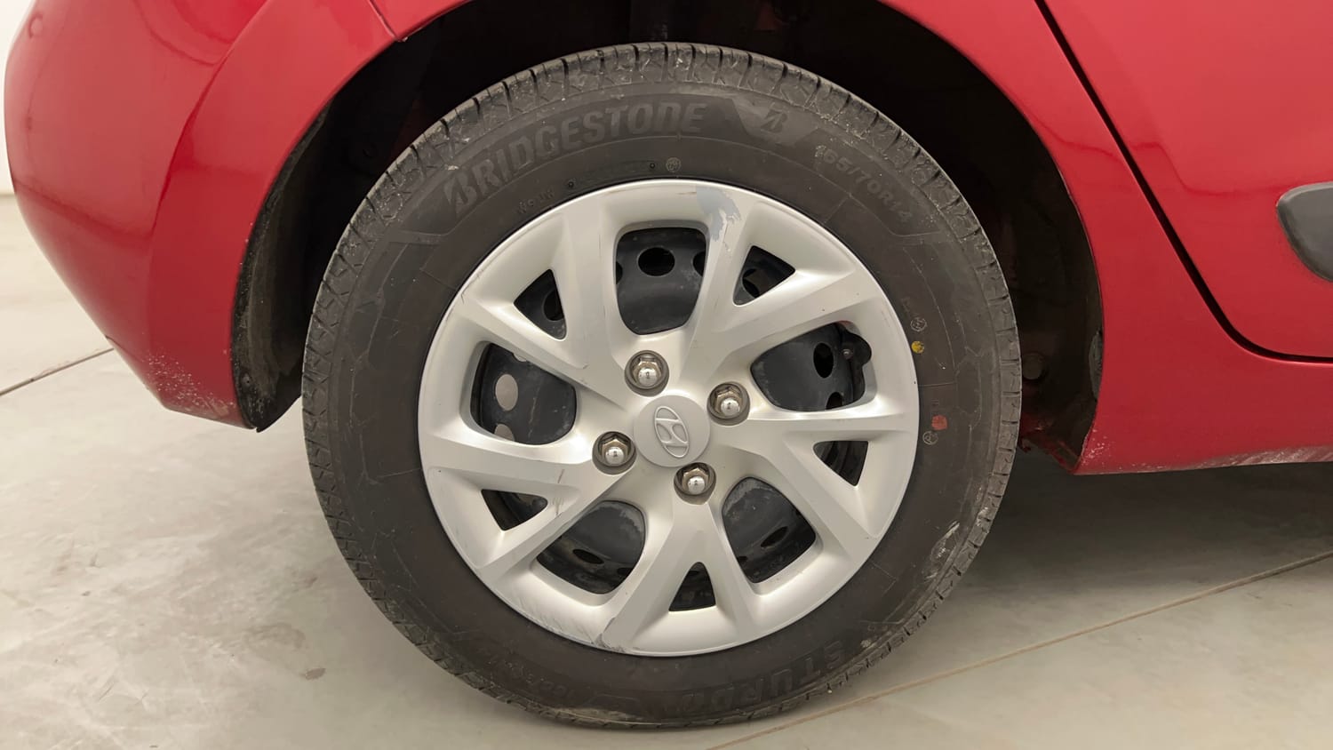 Used 2019 Hyundai Grand i10 Magna 1.2 Kappa VTVT CNG Cng Manual tyres RIGHT REAR TYRE RIM VIEW