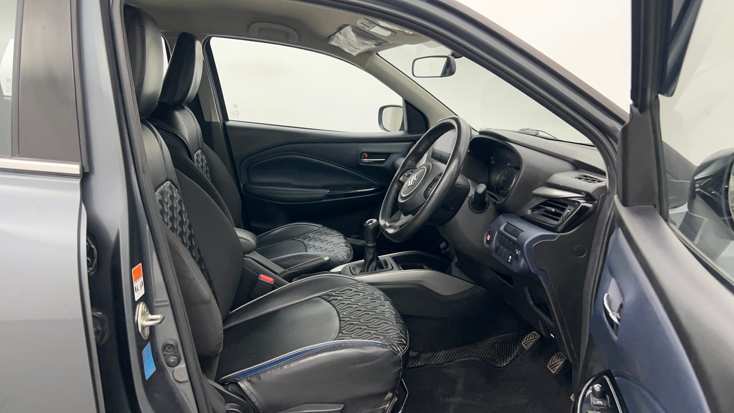 Used 2022 Maruti Suzuki Baleno Zeta MT Petrol Manual interior RIGHT SIDE FRONT DOOR CABIN VIEW