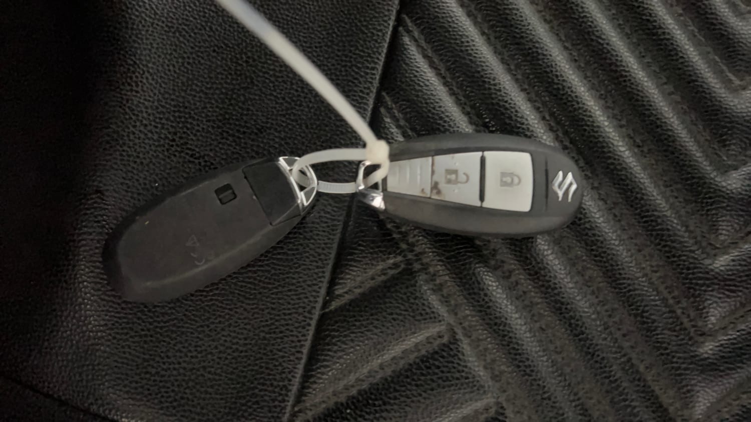 Used 2020 Maruti Suzuki Ignis Zeta 1.2 MT Petrol Manual extra CAR KEY VIEW
