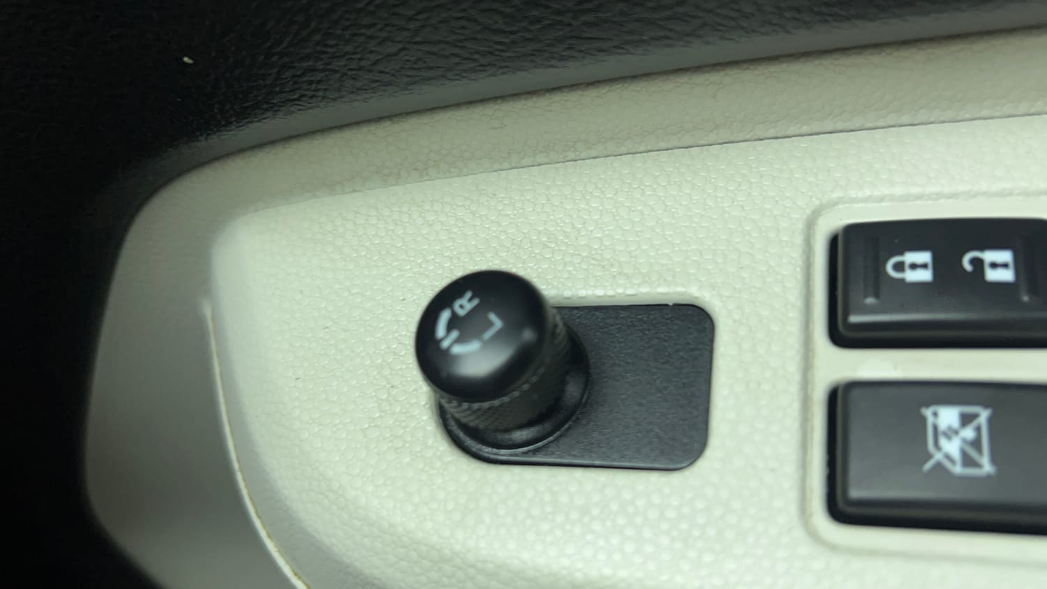 Used 2019 Maruti Suzuki Ignis Delta 1.2 MT Petrol Manual top_features Adjustable ORVM