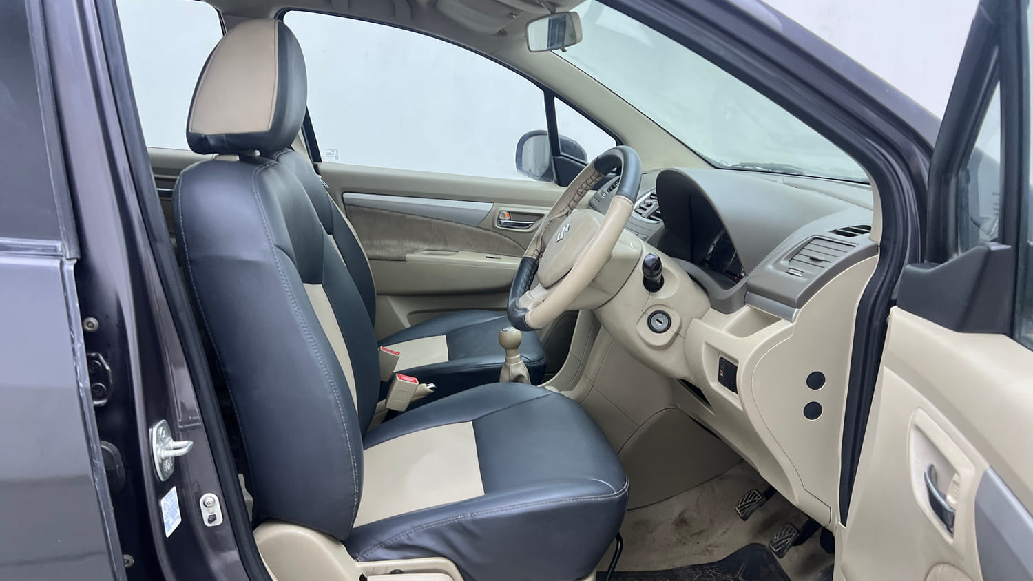 Used 2013 Maruti Suzuki Ertiga Vxi Petrol Manual interior RIGHT SIDE FRONT DOOR CABIN VIEW