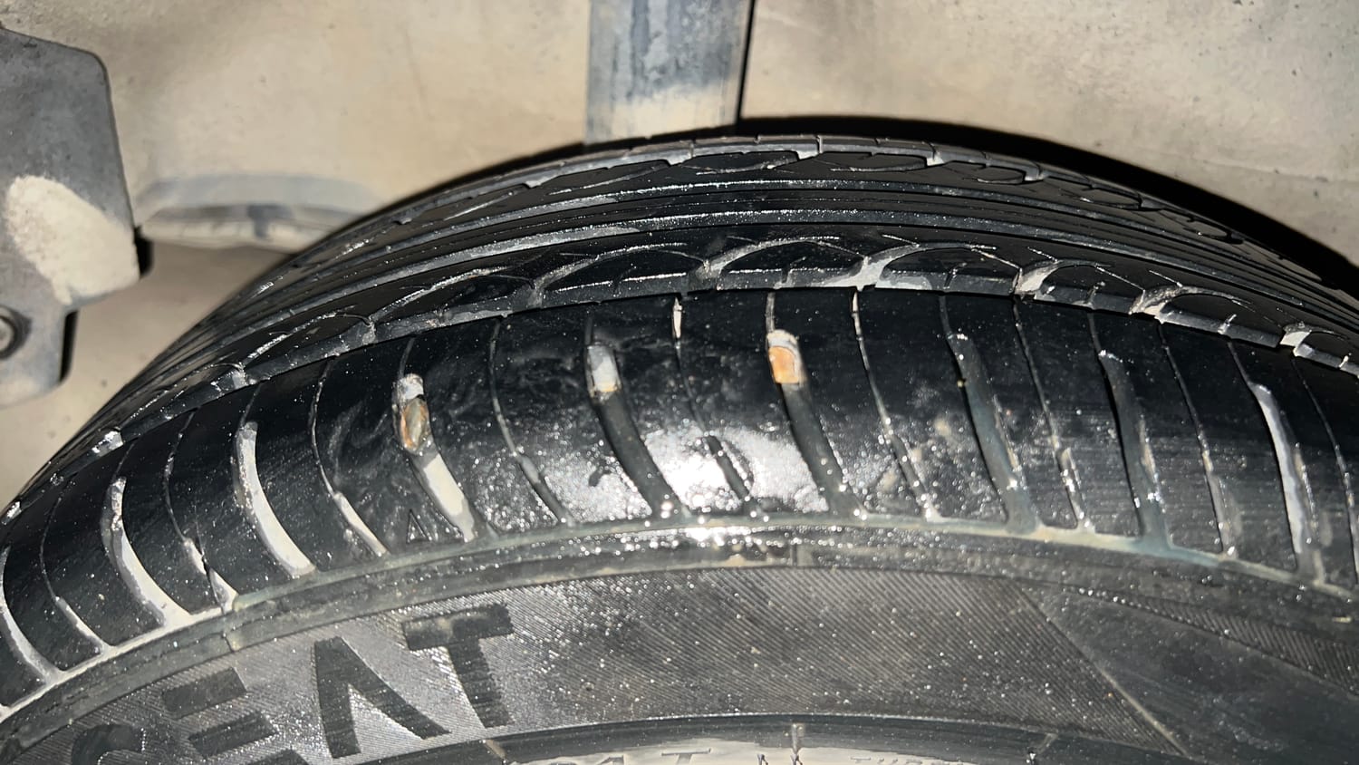 Used 2014 Honda City V Petrol Manual tyres RIGHT REAR TYRE TREAD VIEW
