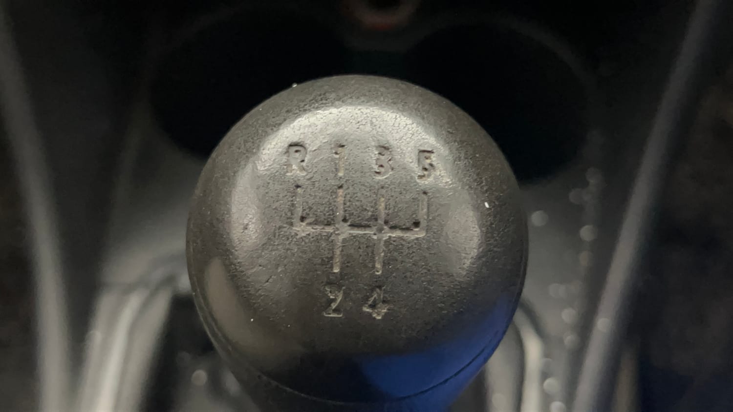 Used 2013 Volkswagen Polo Trendline 1.2L (P) Petrol Manual interior GEAR  KNOB VIEW