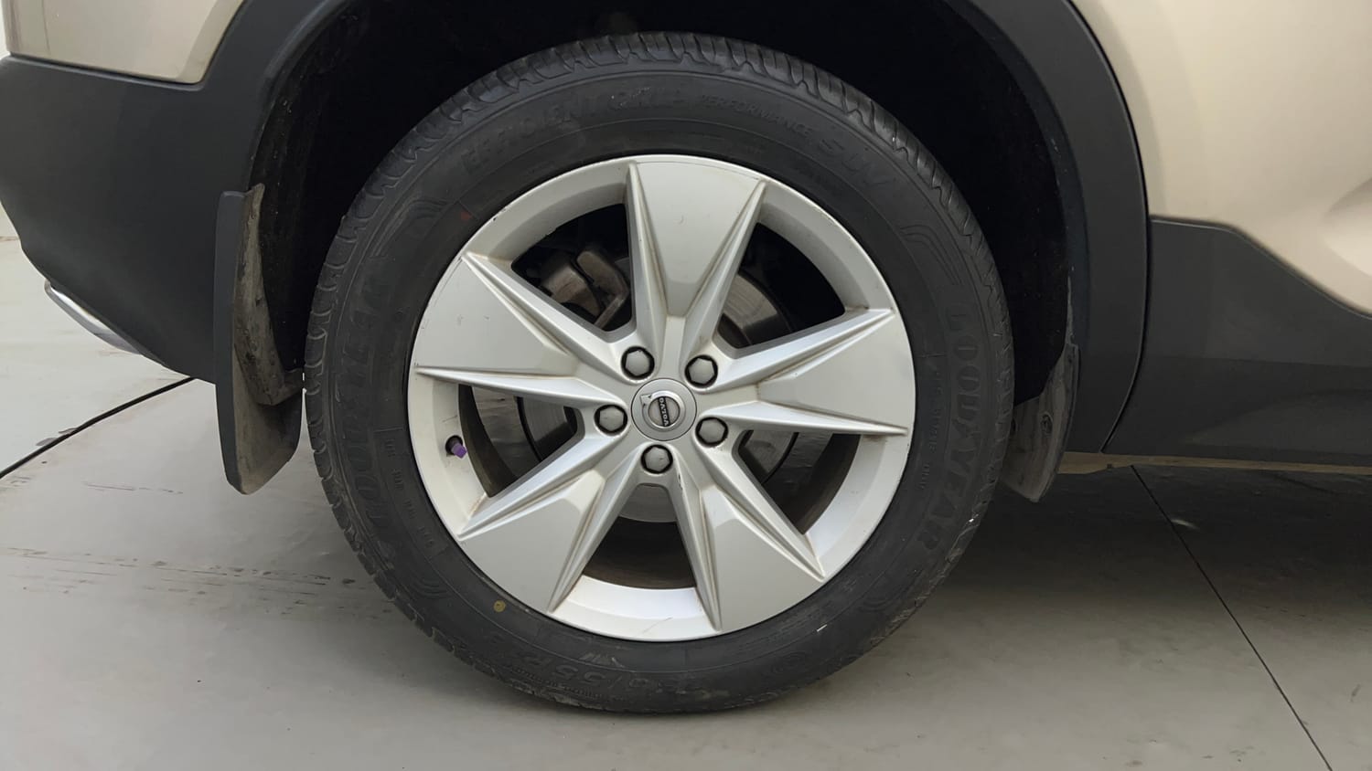 Used 2023 Volvo XC40 B4 Ultimate Petrol Automatic tyres RIGHT REAR TYRE RIM VIEW