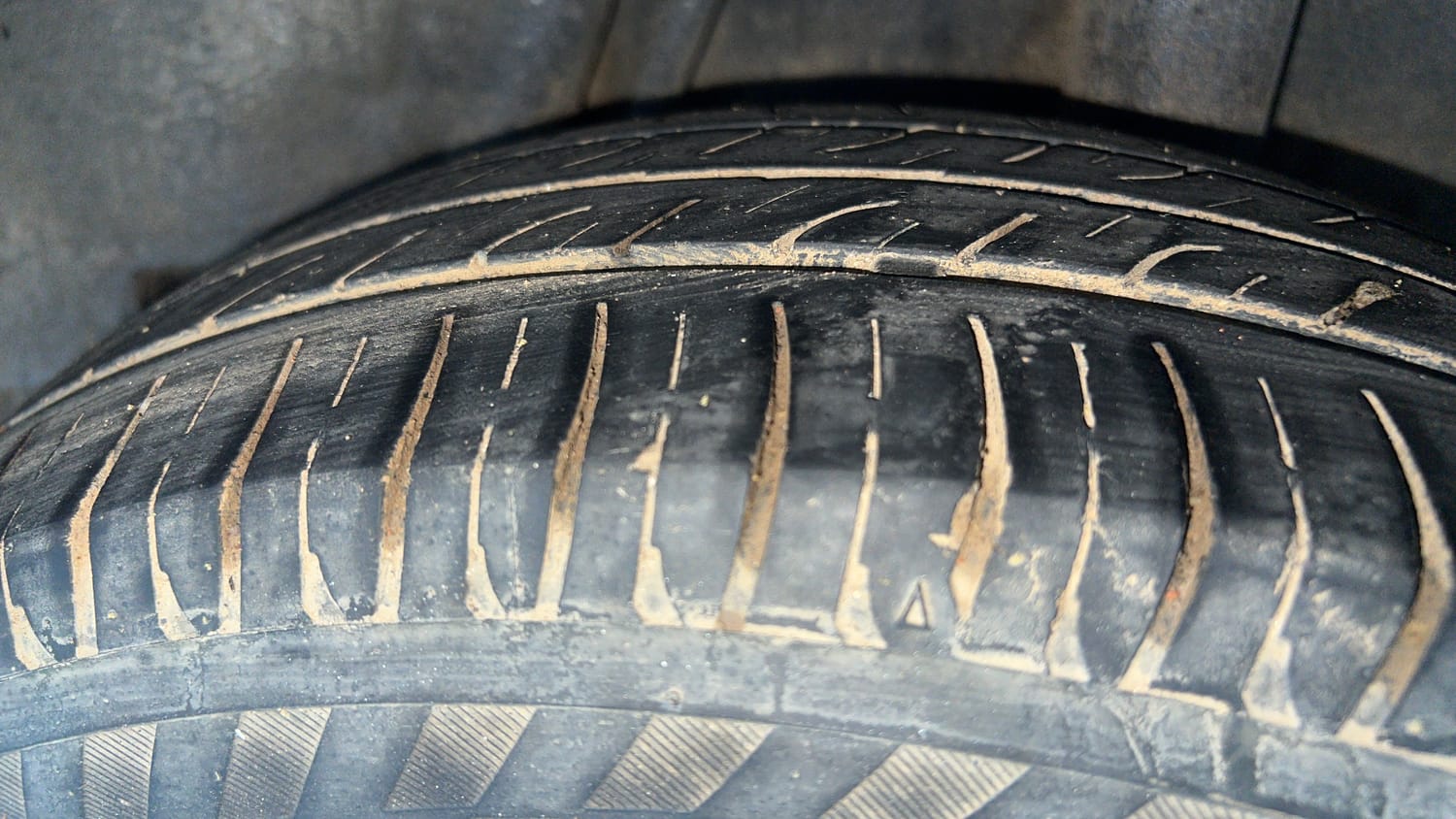 Used 2016 Honda City VX CVT Petrol Automatic tyres LEFT REAR TYRE TREAD VIEW