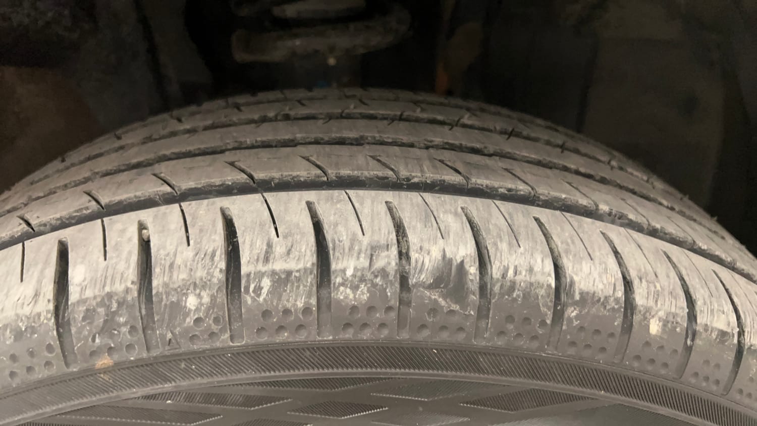 Used 2022 Renault Kiger RXT (O) MT Dual Tone Petrol Manual tyres RIGHT FRONT TYRE TREAD VIEW