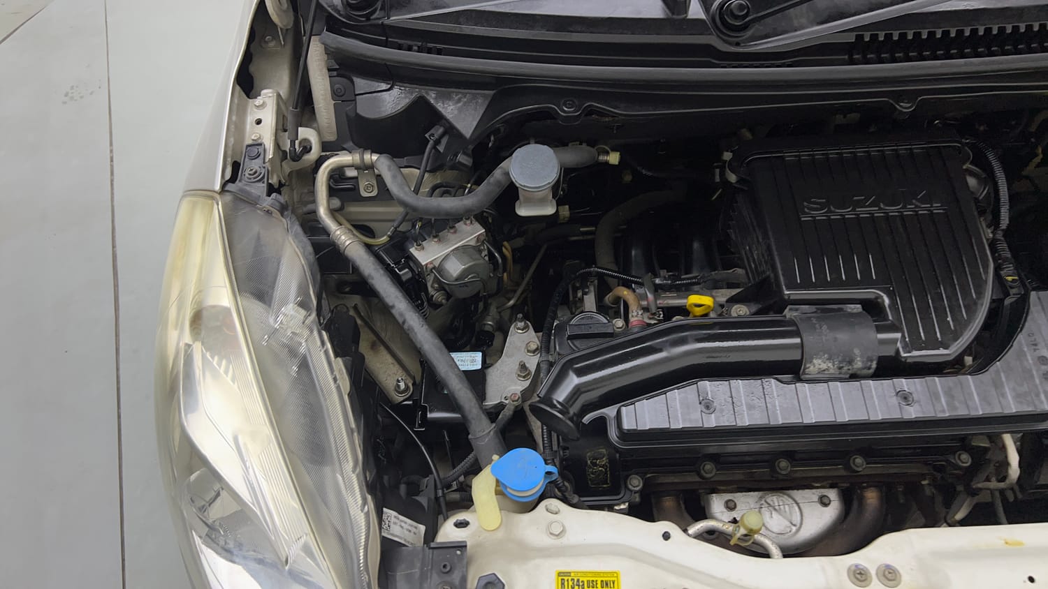 Used 2018 Maruti Suzuki Ertiga ZXI+ Petrol Manual engine ENGINE RIGHT SIDE VIEW