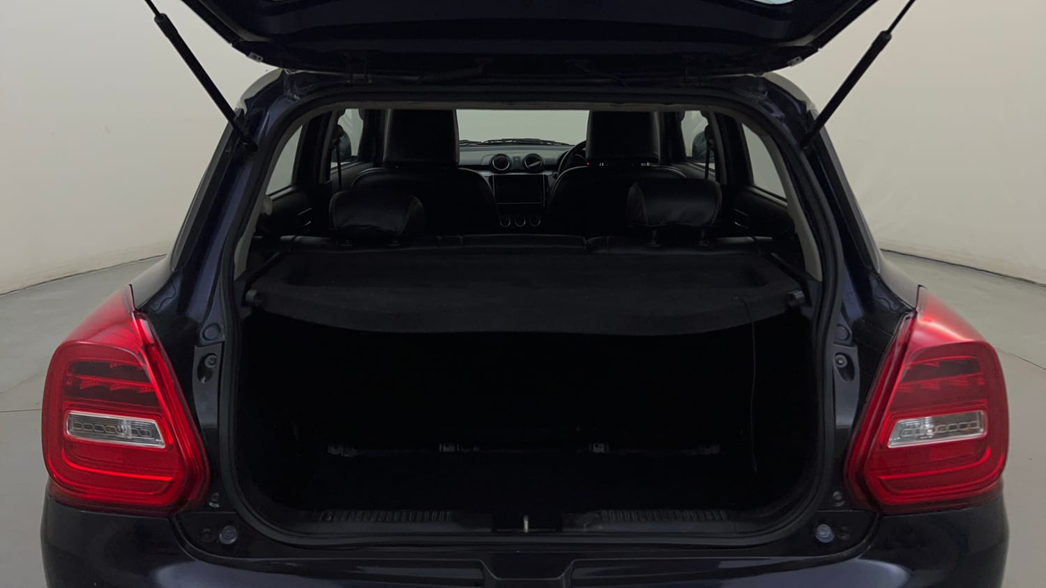 Used 2018 Maruti Suzuki Swift ZXi AMT Petrol Automatic interior DICKY INSIDE VIEW