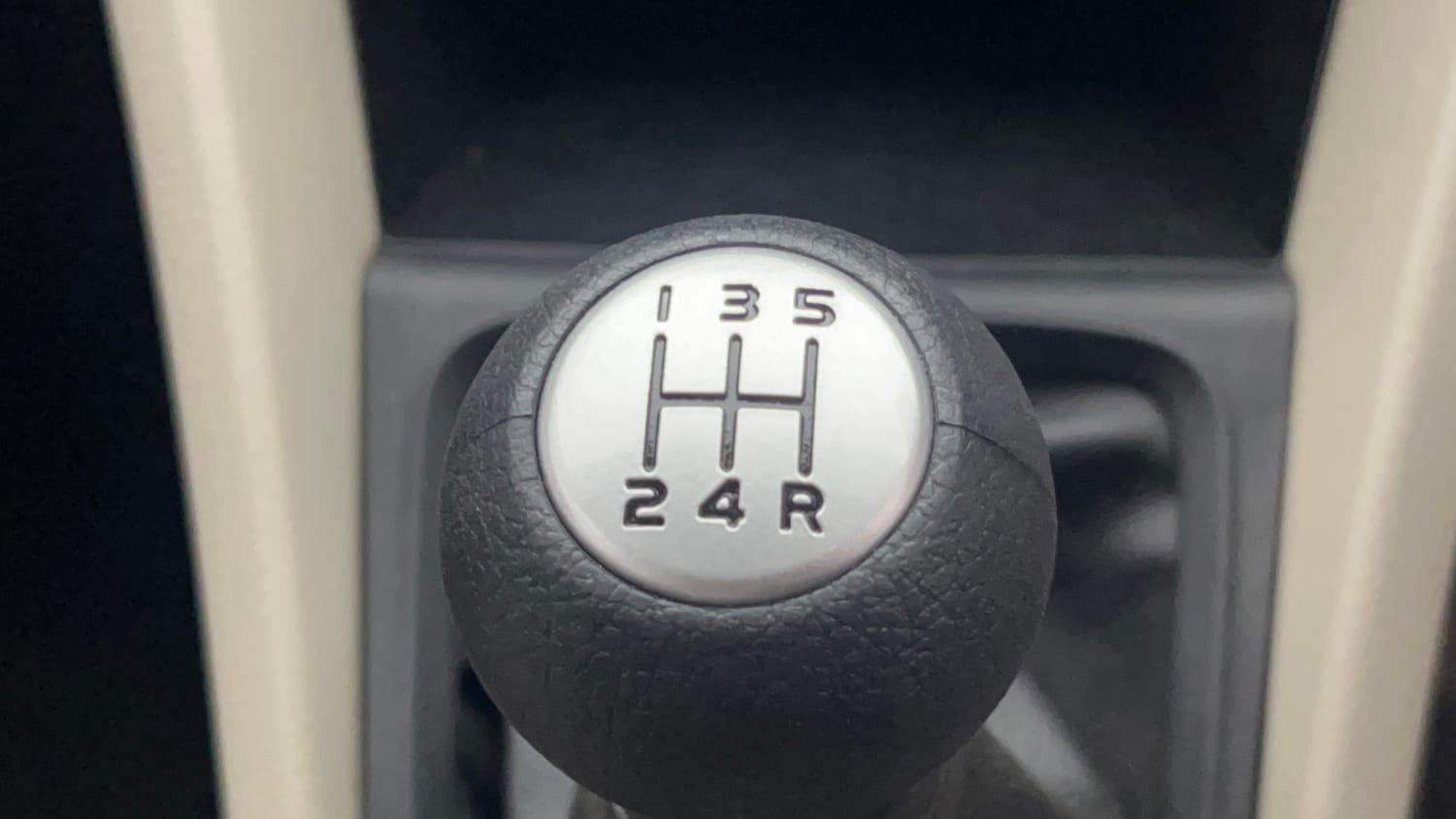 Used 2017 Maruti Suzuki Celerio VXi Petrol Manual interior GEAR  KNOB VIEW