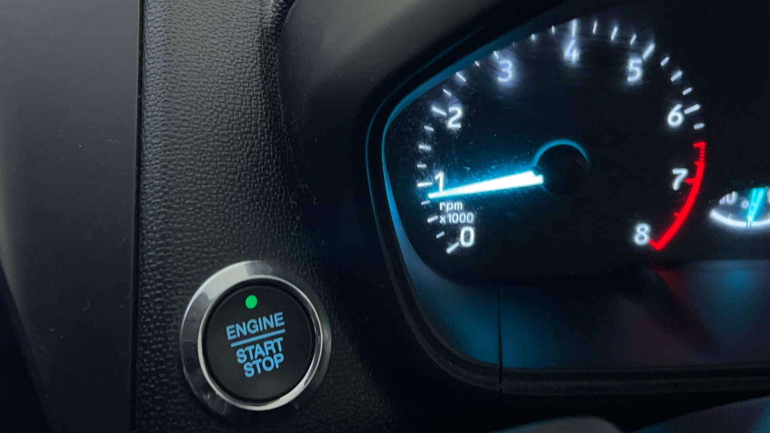 Used 2018 Ford EcoSport Titanium + 1.5L Ti-VCT AT Petrol Automatic top_features Keyless start