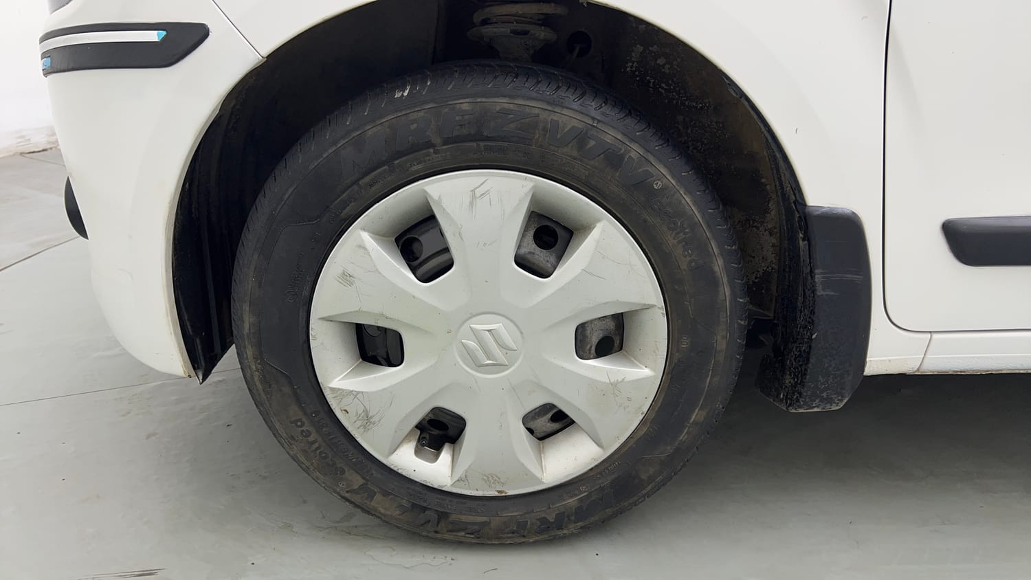 Used 2024 Maruti Suzuki Wagon R VXI 1.0 CNG Cng Manual tyres LEFT FRONT TYRE RIM VIEW