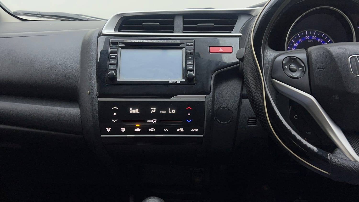 Used 2016 Honda Jazz VX Petrol Petrol Manual interior MUSIC SYSTEM & AC CONTROL VIEW