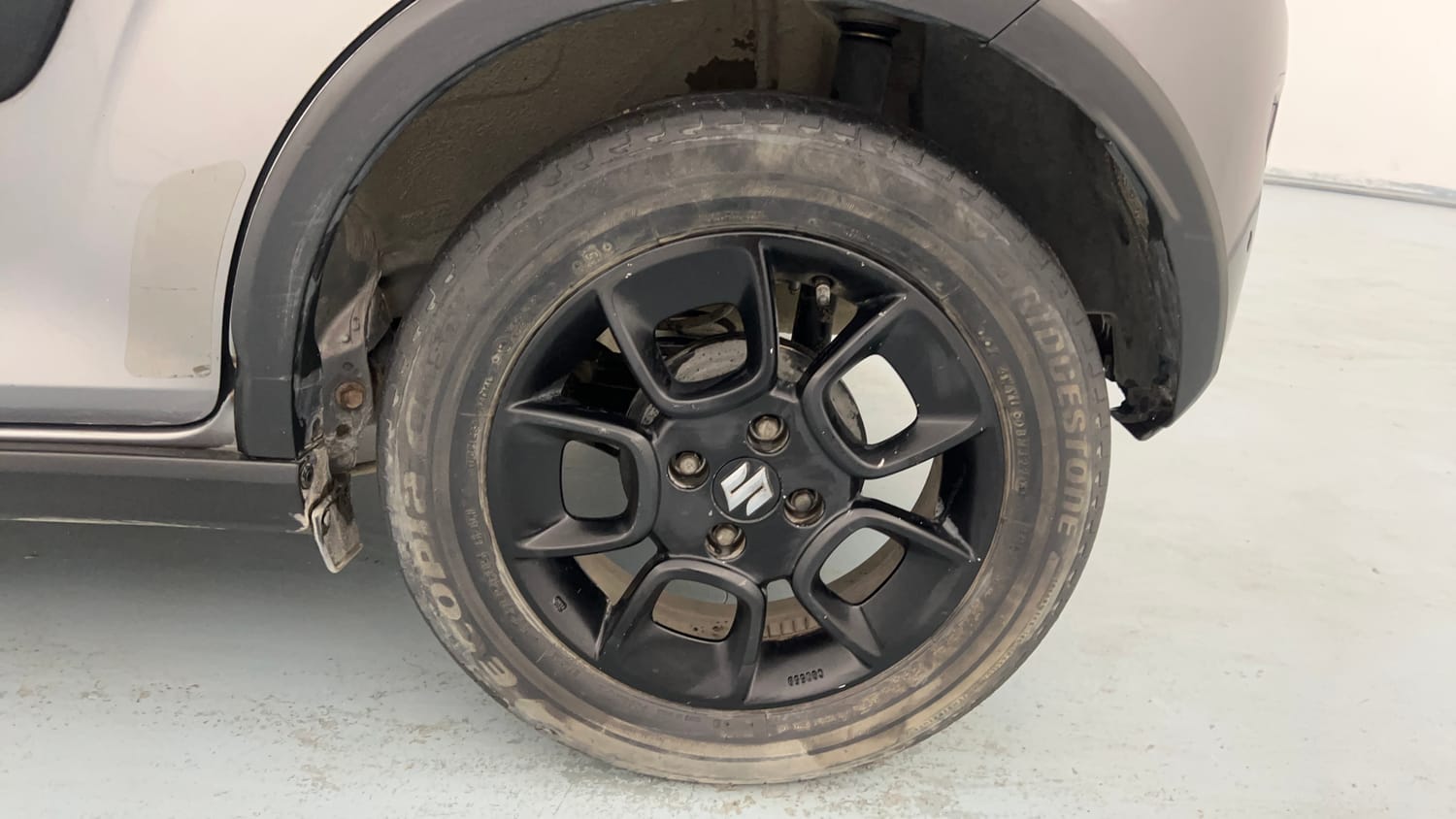Used 2020 Maruti Suzuki Ignis Zeta 1.2 MT Petrol Manual tyres LEFT REAR TYRE RIM VIEW