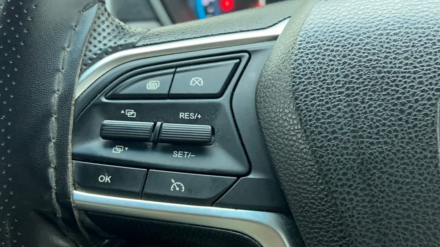 Used 2019 MG Motors Hector Sharp 1.5 DCT Petrol Petrol Automatic top_features Cruise control