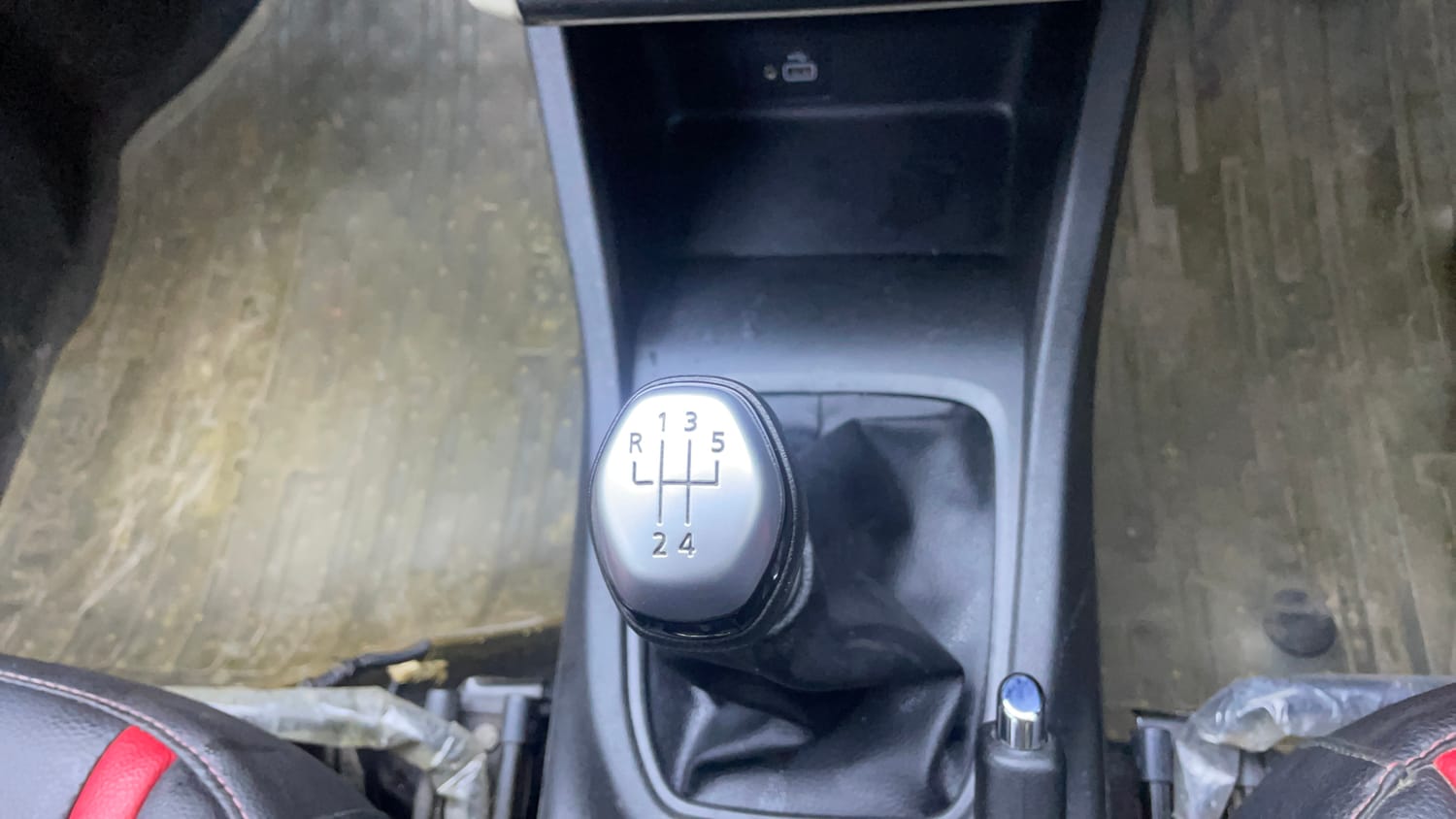 Used 2020 Renault Triber RXZ Petrol Manual interior GEAR  KNOB VIEW