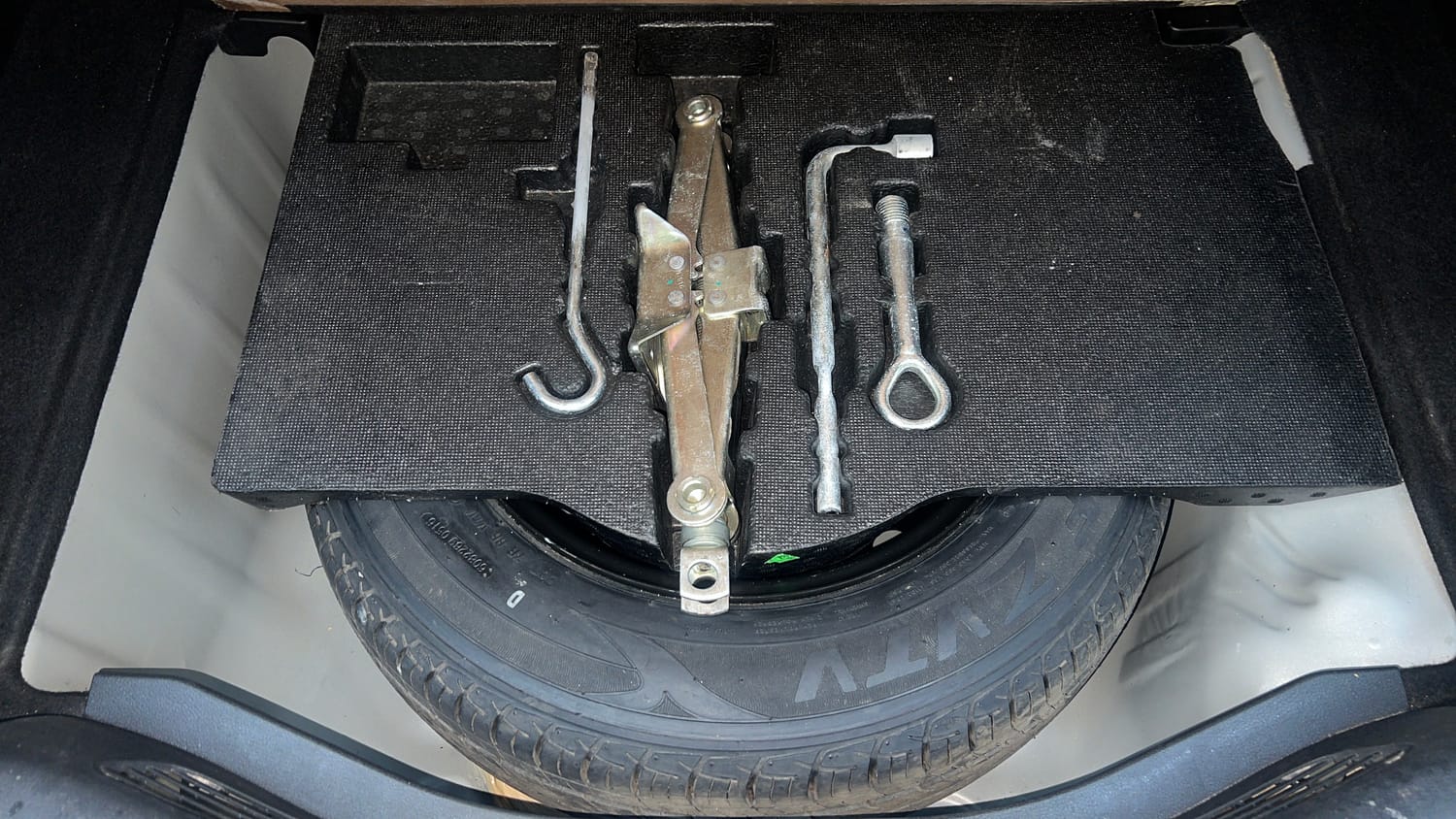 Used 2016 Honda Jazz VX Petrol Petrol Manual tyres SPARE TYRE VIEW