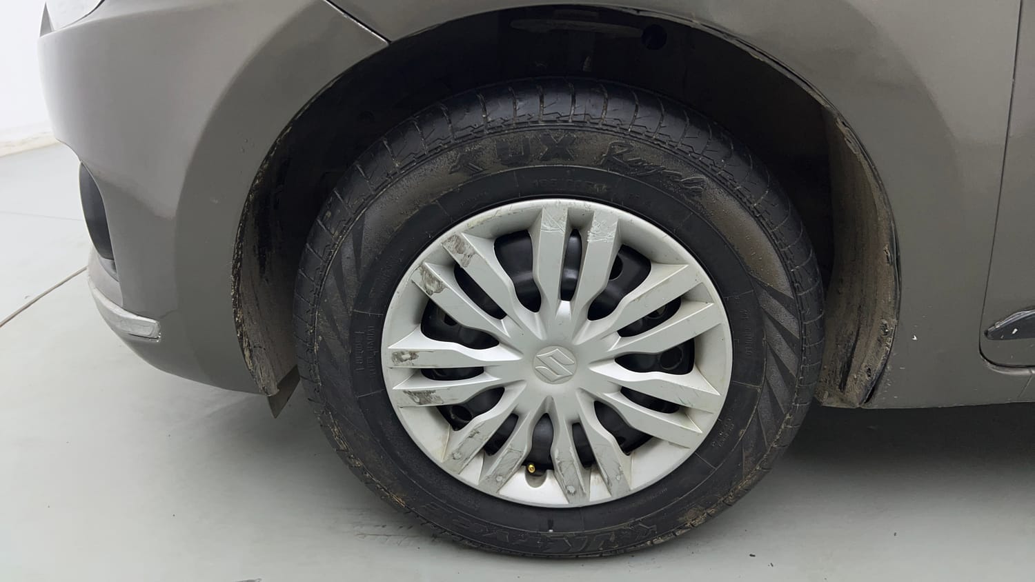 Used 2020 Maruti Suzuki Dzire VXi Petrol Manual tyres LEFT FRONT TYRE RIM VIEW
