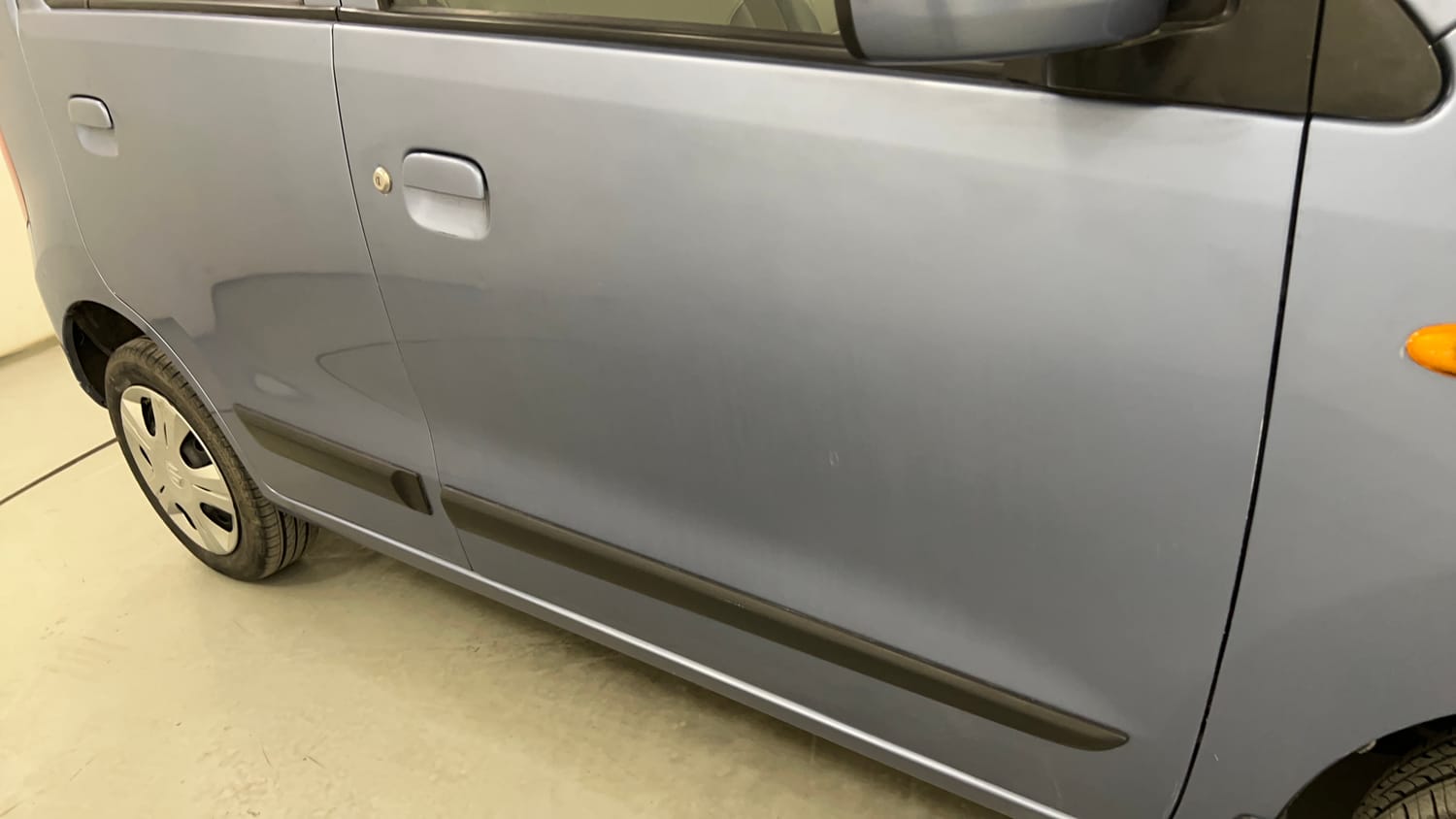 Used 2016 Maruti Suzuki Wagon R 1.0 VXI AMT Petrol Automatic dents MINOR SCRATCH