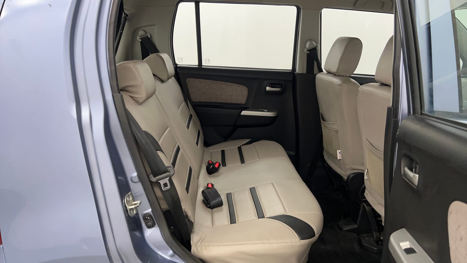 Used 2016 Maruti Suzuki Wagon R 1.0 VXI AMT Petrol Automatic interior RIGHT SIDE REAR DOOR CABIN VIEW