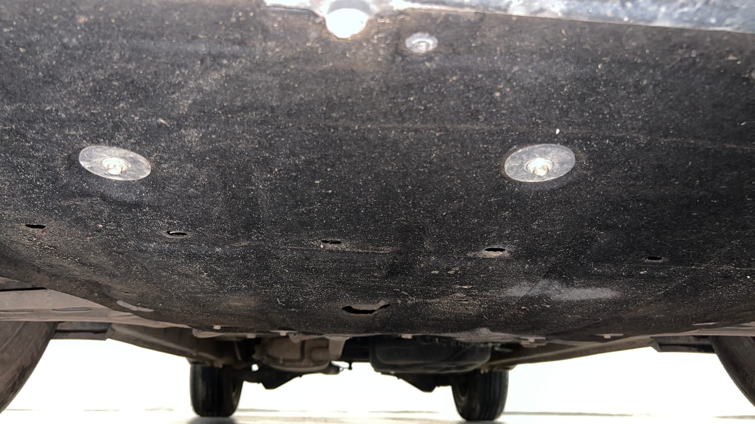 Used 2024 Mahindra XUV700 AX 5 Petrol AT 5 STR Petrol Automatic extra FRONT LEFT UNDERBODY VIEW
