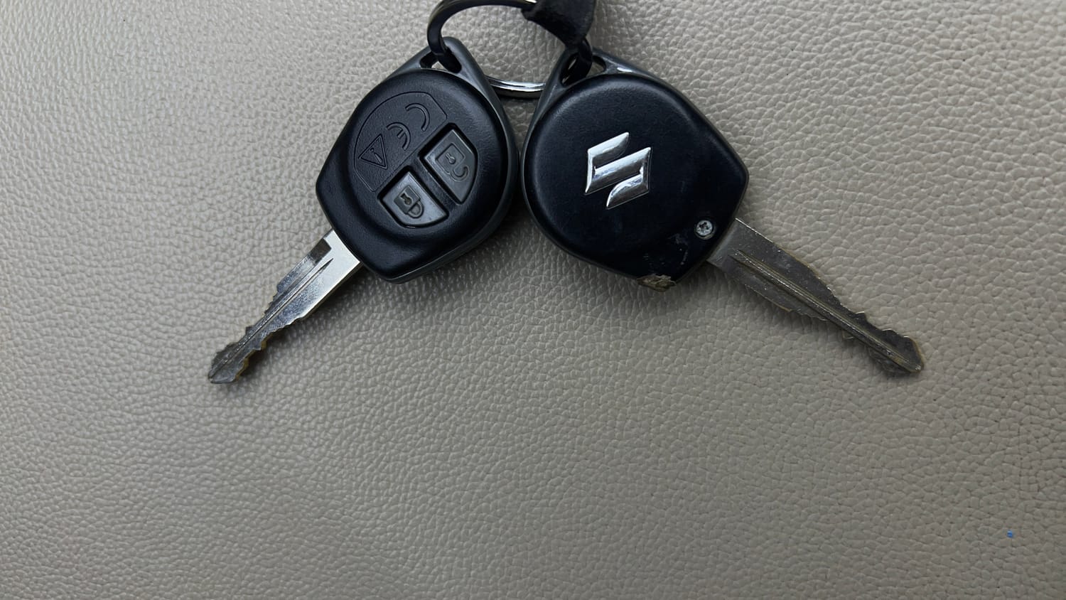 Used 2018 Maruti Suzuki Ciaz Delta Hybrid 1.5 AT Petrol Automatic extra CAR KEY VIEW