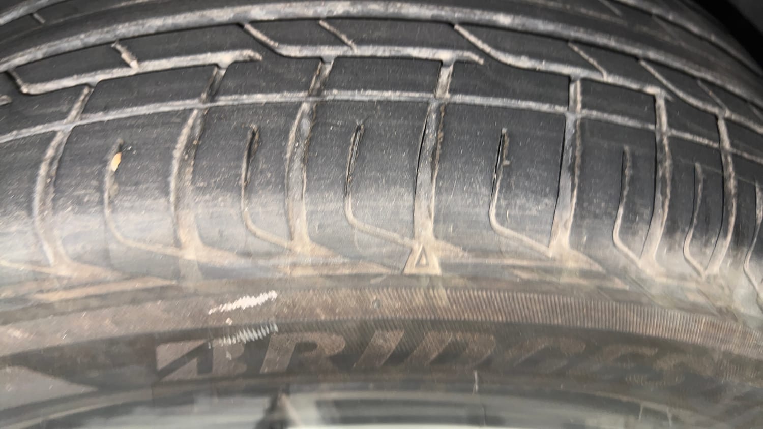 Used 2024 Tata Nexon Fearless 1.2 Revotron Petrol 6MT DT Petrol Manual tyres LEFT FRONT TYRE TREAD VIEW
