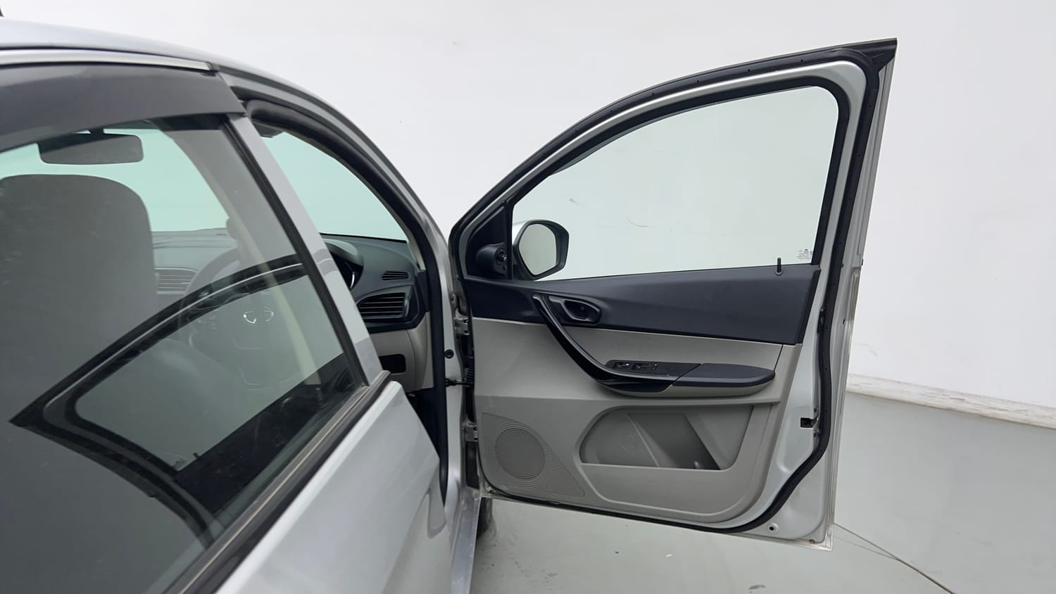 Used 2019 Tata Tiago Revotron XZ Petrol Manual interior RIGHT FRONT DOOR OPEN VIEW