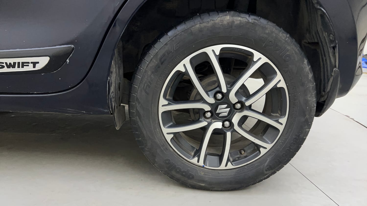 Used 2018 Maruti Suzuki Swift ZXi AMT Petrol Automatic tyres LEFT REAR TYRE RIM VIEW