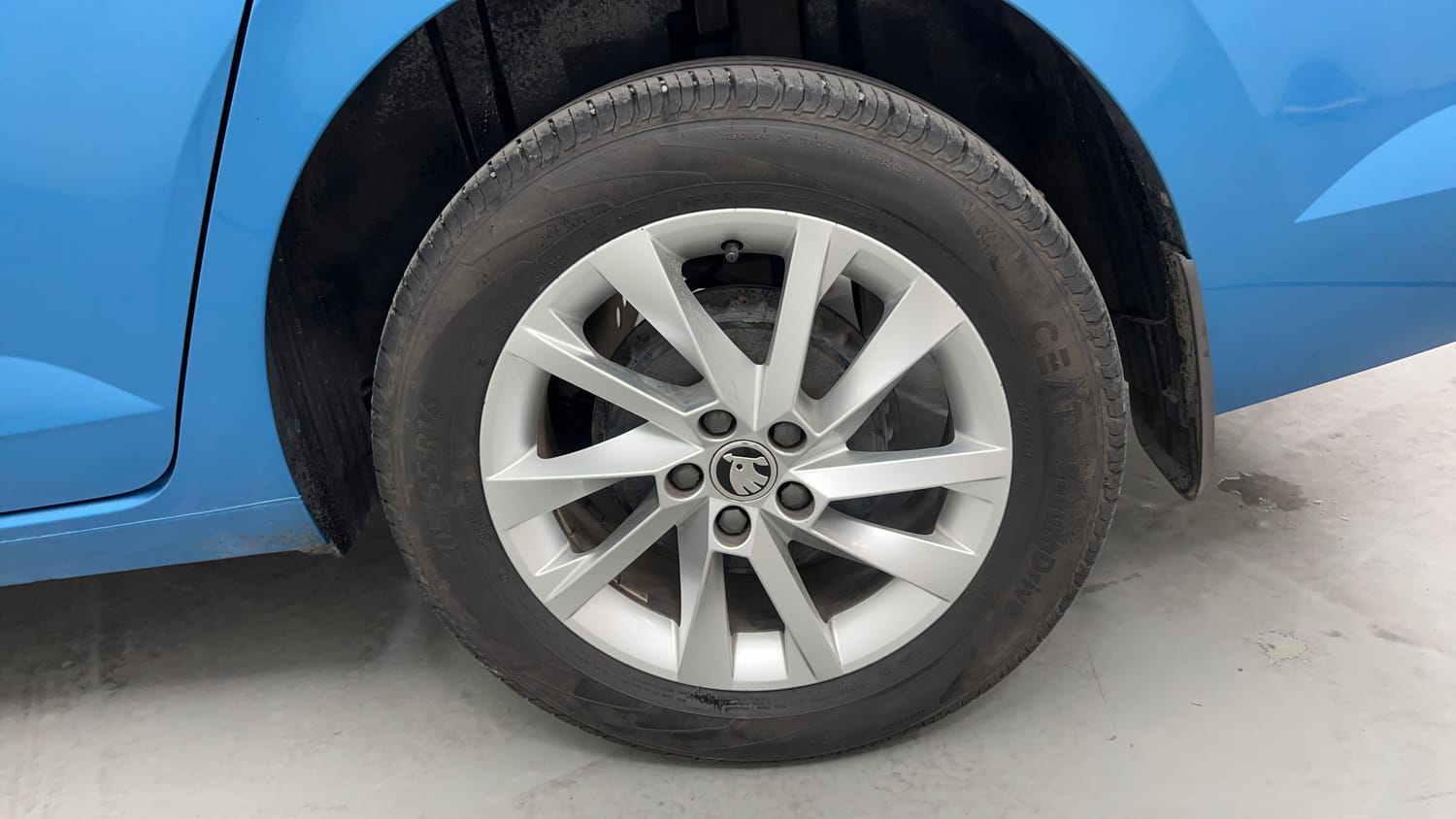 Used 2024 Skoda Slavia Ambition 1.0L TSI AT Petrol Automatic tyres LEFT REAR TYRE RIM VIEW
