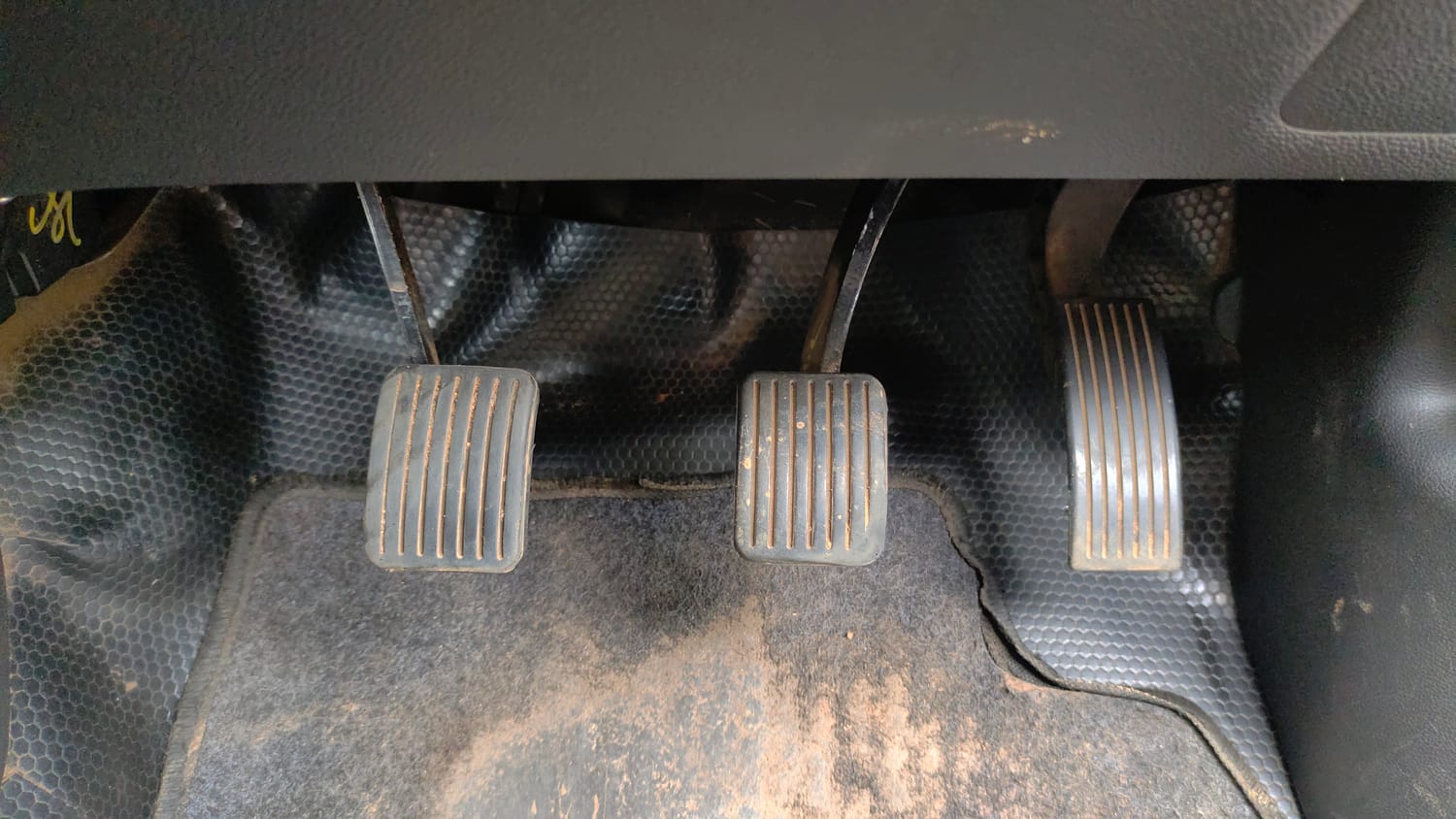 Used 2017 Hyundai Xcent SX 1.2 Petrol Manual interior PEDALS VIEW