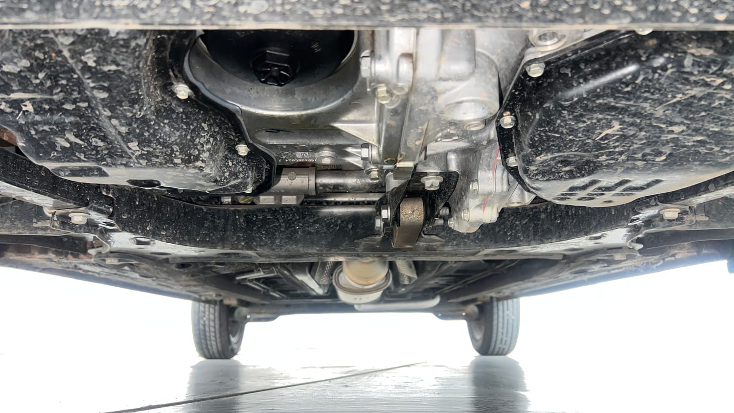 Used 2026 Renault Kiger Emotion CVT Turbo Dual Tone Petrol Automatic extra FRONT LEFT UNDERBODY VIEW