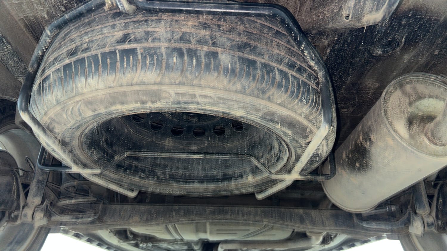 Used 2024 Maruti Suzuki XL6 Alpha AT Petrol Petrol Automatic tyres SPARE TYRE VIEW