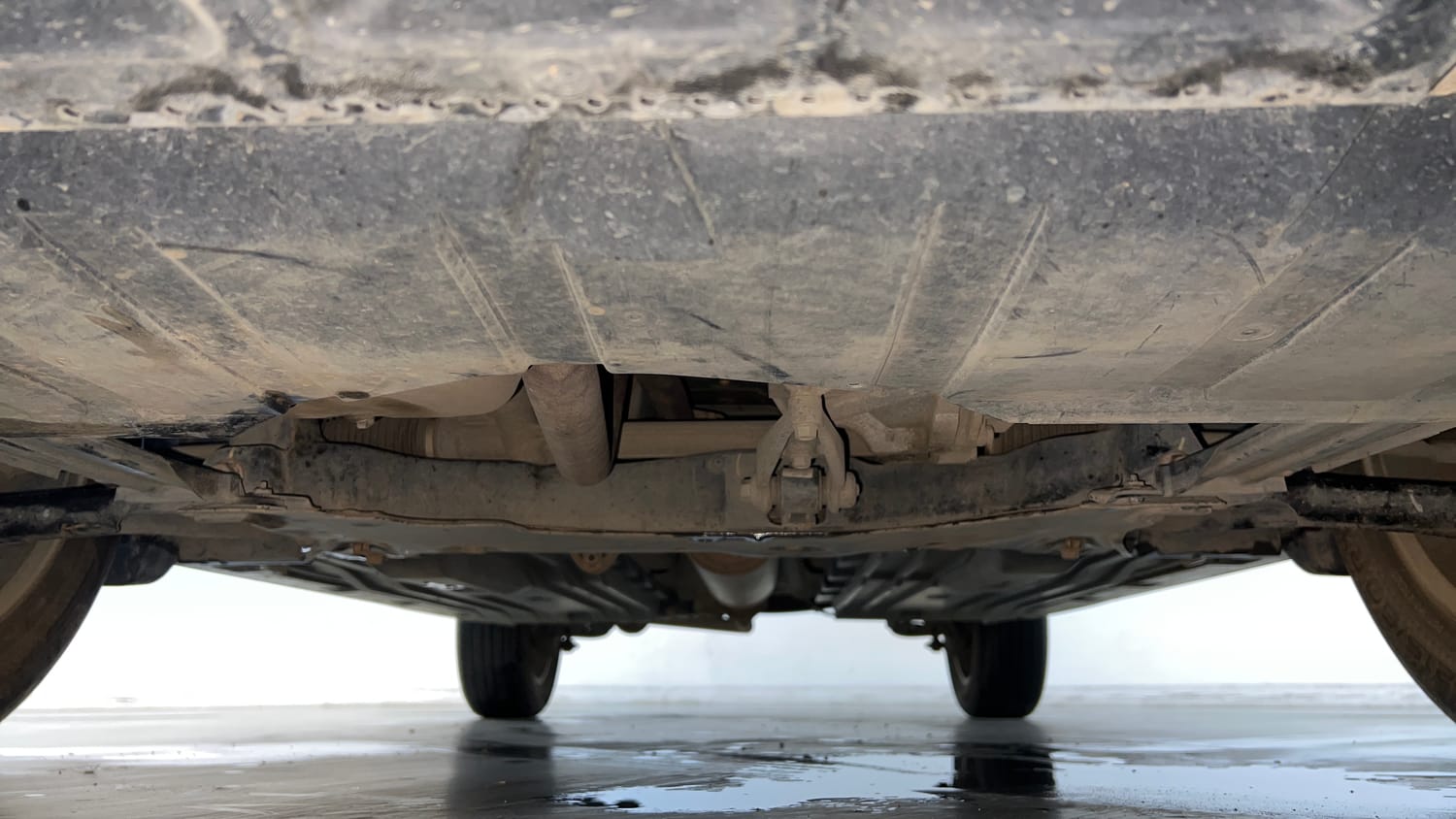 Used 2023 Maruti Suzuki Grand Vitara Zeta Smart Hybrid Petrol Manual extra FRONT LEFT UNDERBODY VIEW