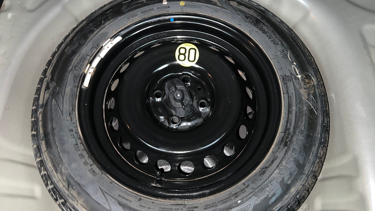 Used 2016 Maruti Suzuki Baleno Zeta 1.2 Petrol Manual tyres SPARE TYRE VIEW