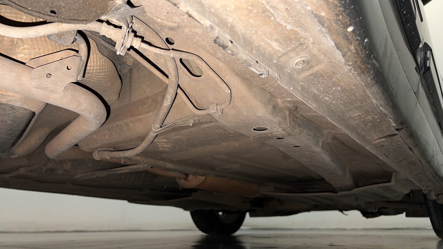 Used 2021 Maruti Suzuki Swift ZXi Plus AMT Petrol Automatic extra REAR RIGHT UNDERBODY VIEW
