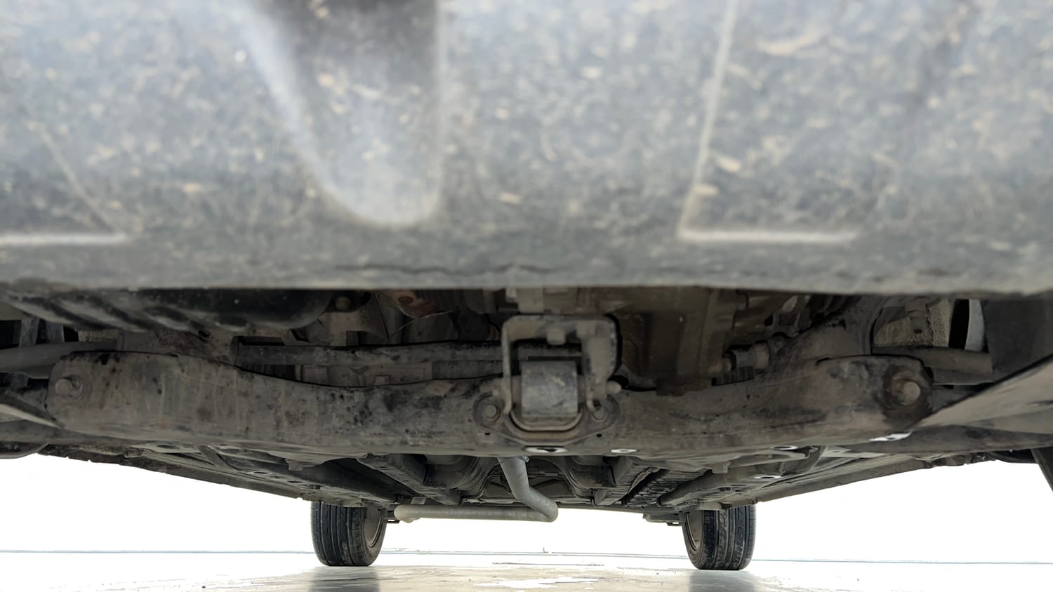 Used 2016 Hyundai Elite i20 Asta 1.2 Petrol Manual extra FRONT LEFT UNDERBODY VIEW