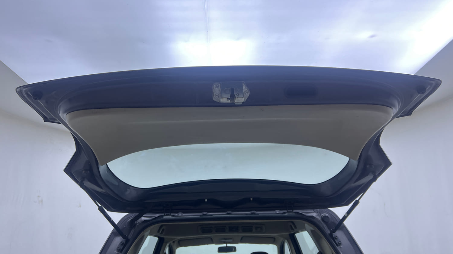 Used 2013 Maruti Suzuki Ertiga Vxi Petrol Manual interior DICKY DOOR OPEN VIEW