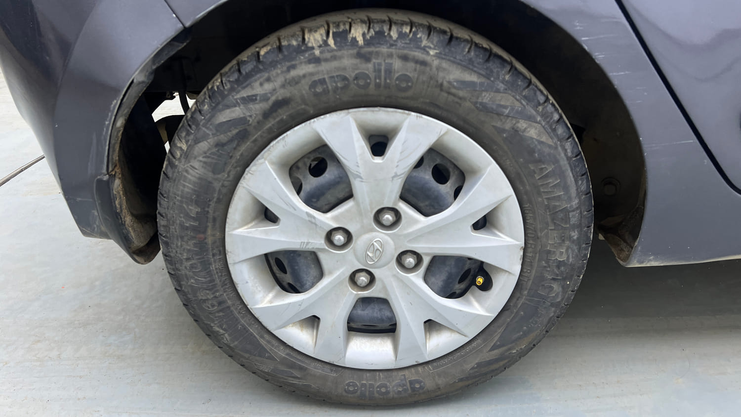 Used 2015 Hyundai Grand i10 Sportz 1.2 Kappa VTVT Petrol Manual tyres RIGHT REAR TYRE RIM VIEW