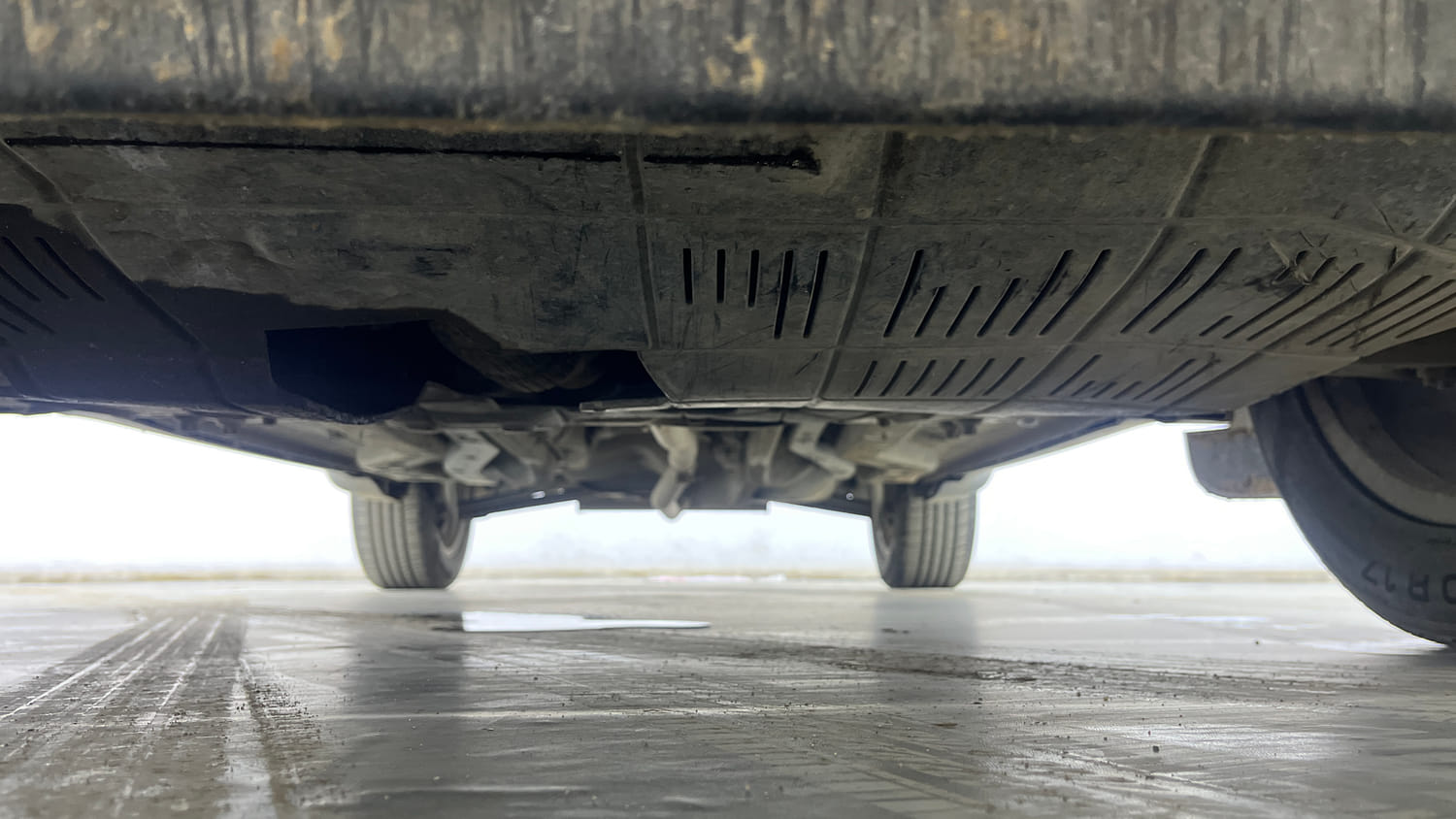 Used 2018 Jeep Compass Limited (O) 2.0 Diesel Diesel Manual extra FRONT LEFT UNDERBODY VIEW