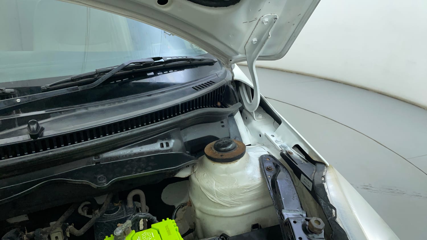 Used 2013 Maruti Suzuki Swift Dzire VXI Petrol Manual engine ENGINE LEFT SIDE HINGE & APRON VIEW