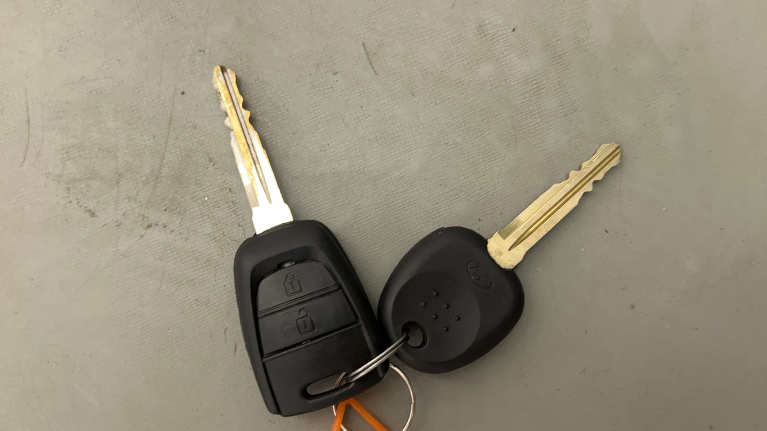 Used 2016 Hyundai Grand i10 Magna AT 1.2 Kappa VTVT Petrol Automatic extra CAR KEY VIEW