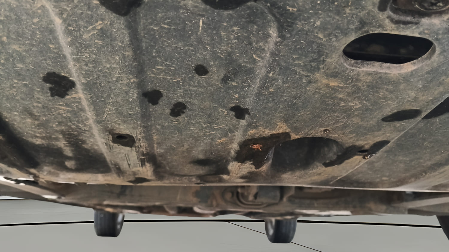 Used 2018 Hyundai Verna SX (O)1.6 VTVT Petrol Manual extra FRONT LEFT UNDERBODY VIEW