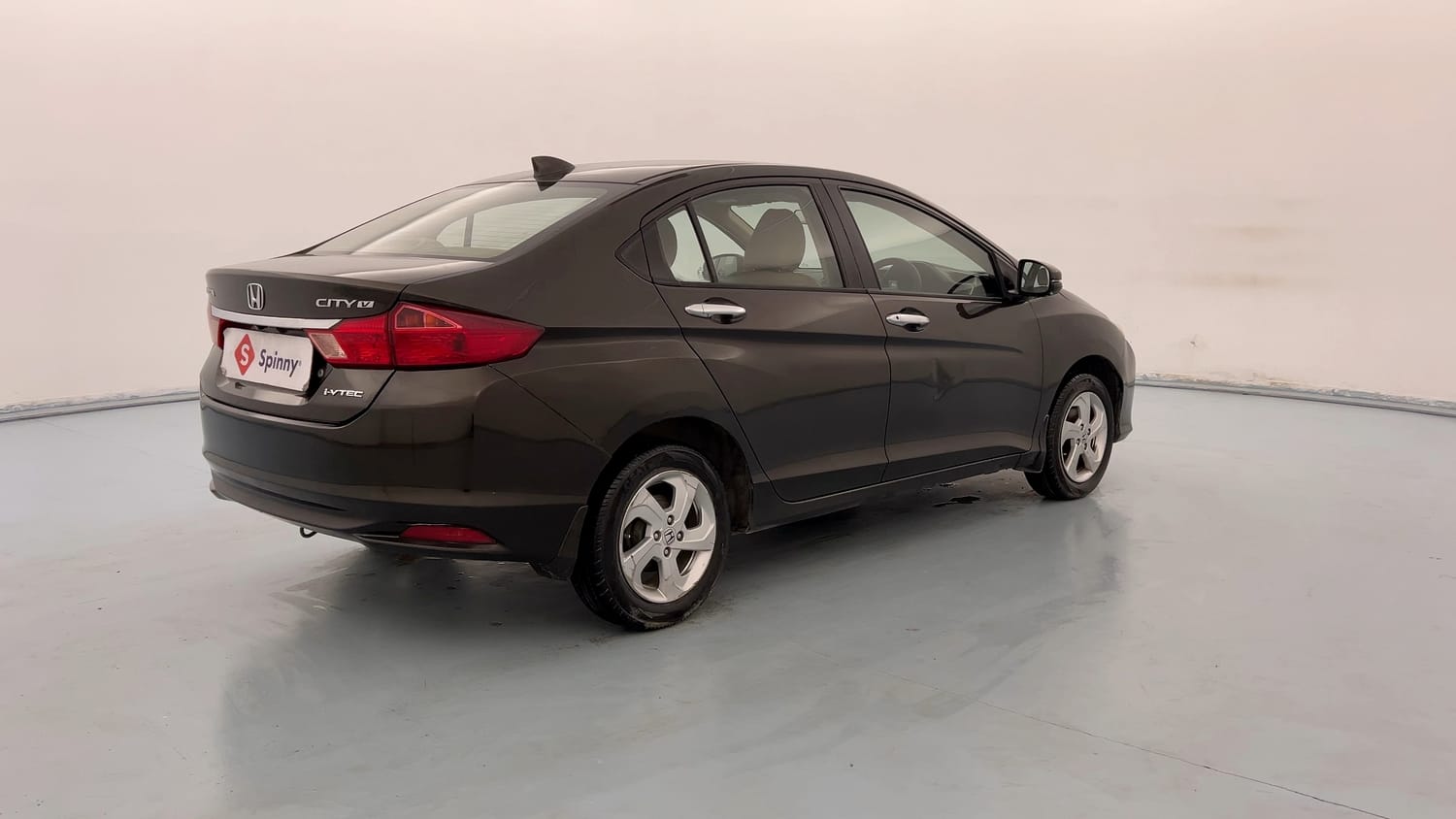 Used 2014 Honda City V Petrol Manual exterior RIGHT REAR CORNER VIEW