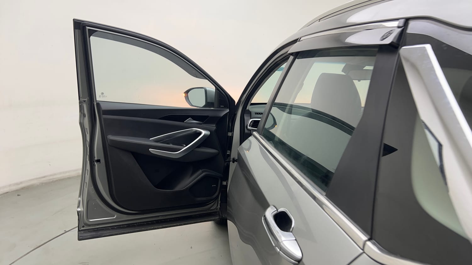 Used 2019 MG Motors Hector Sharp 1.5 DCT Petrol Petrol Automatic interior LEFT FRONT DOOR OPEN VIEW