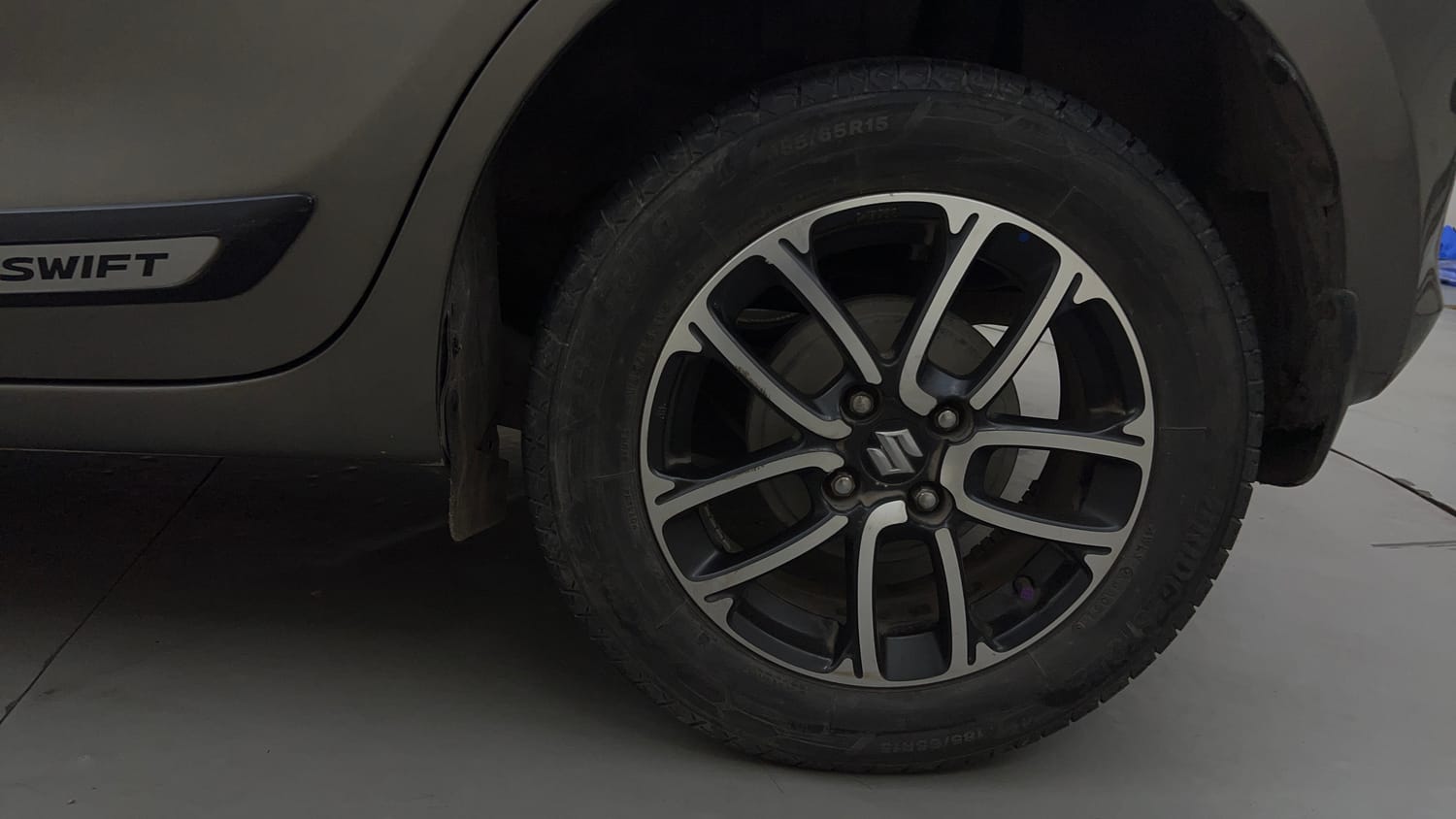 Used 2021 Maruti Suzuki Swift ZXi Plus AMT Petrol Automatic tyres LEFT REAR TYRE RIM VIEW
