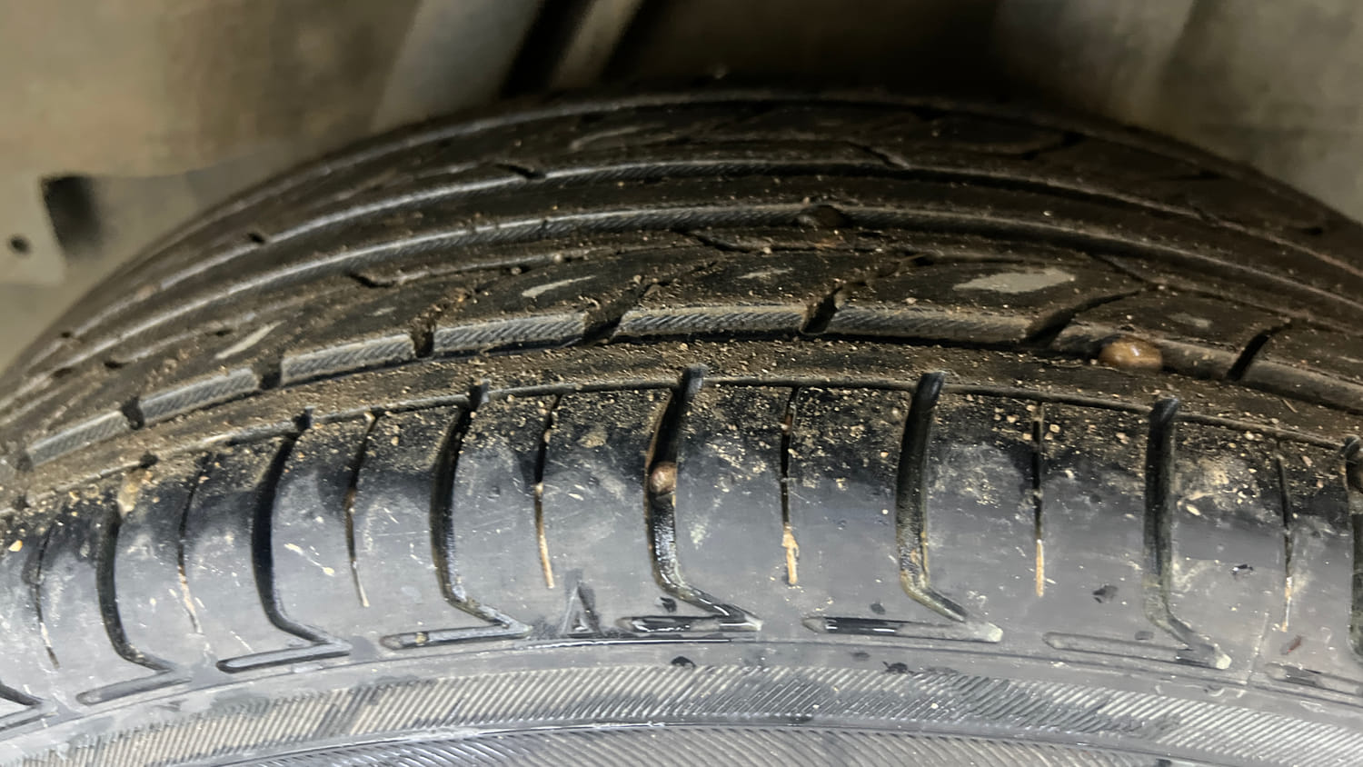 Used 2014 Honda City SV Diesel Diesel Manual tyres LEFT REAR TYRE TREAD VIEW