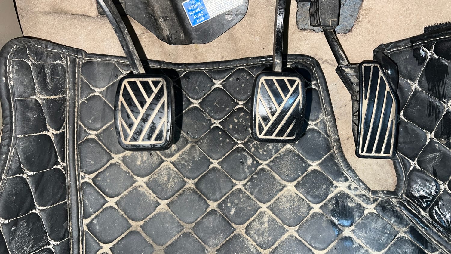 Used 2020 Maruti Suzuki Dzire VXi Petrol Manual interior PEDALS VIEW