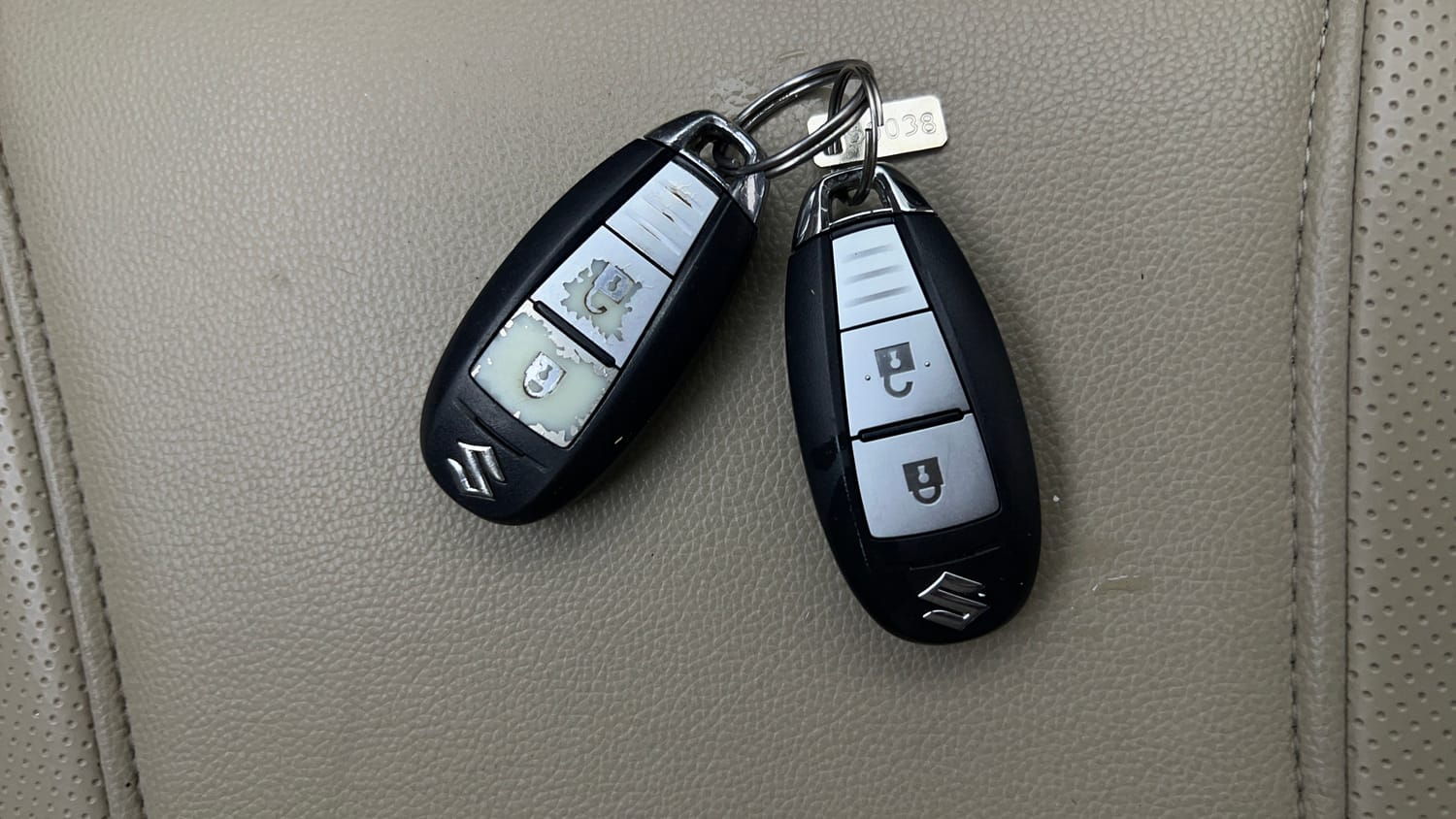 Used 2018 Maruti Suzuki Ertiga ZXI+ Petrol Manual extra CAR KEY VIEW