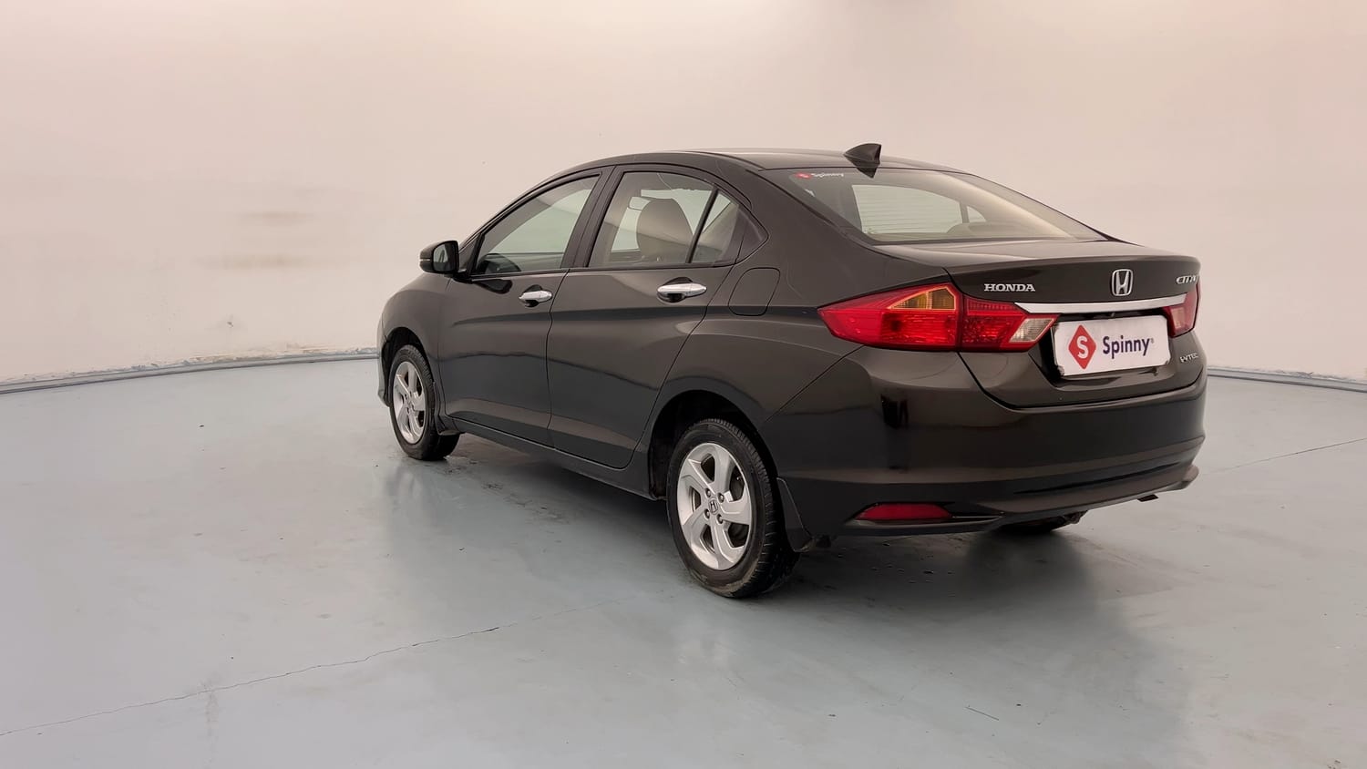 Used 2014 Honda City V Petrol Manual exterior LEFT REAR CORNER VIEW