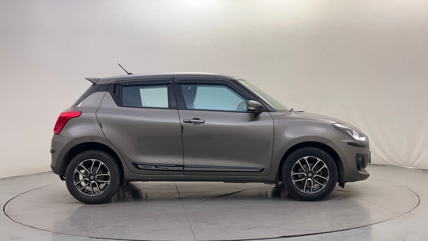 Used 2021 Maruti Suzuki Swift ZXi Plus AMT Petrol Automatic exterior RIGHT SIDE VIEW